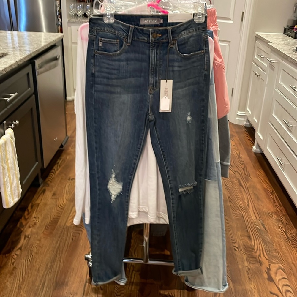 FINAL SALE $-Moving NWT JustUSA Size 6 Cascade Skinny High Rise Destroyed Skinny